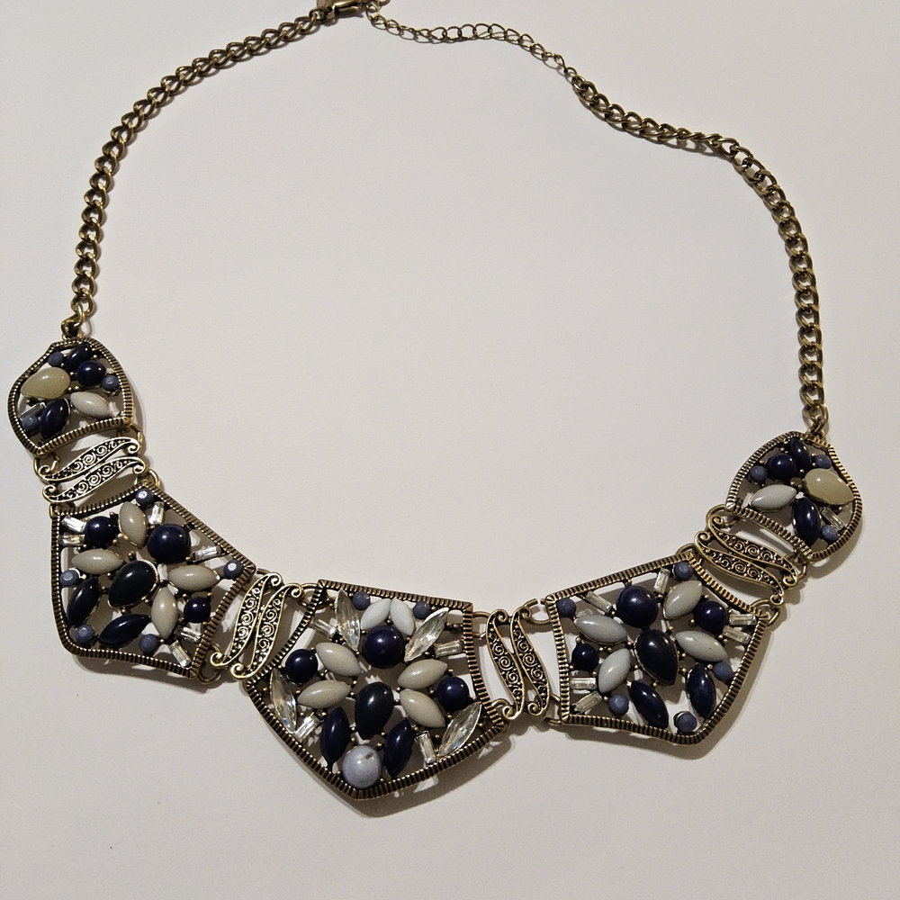 Elegant Gold and Black Necklace